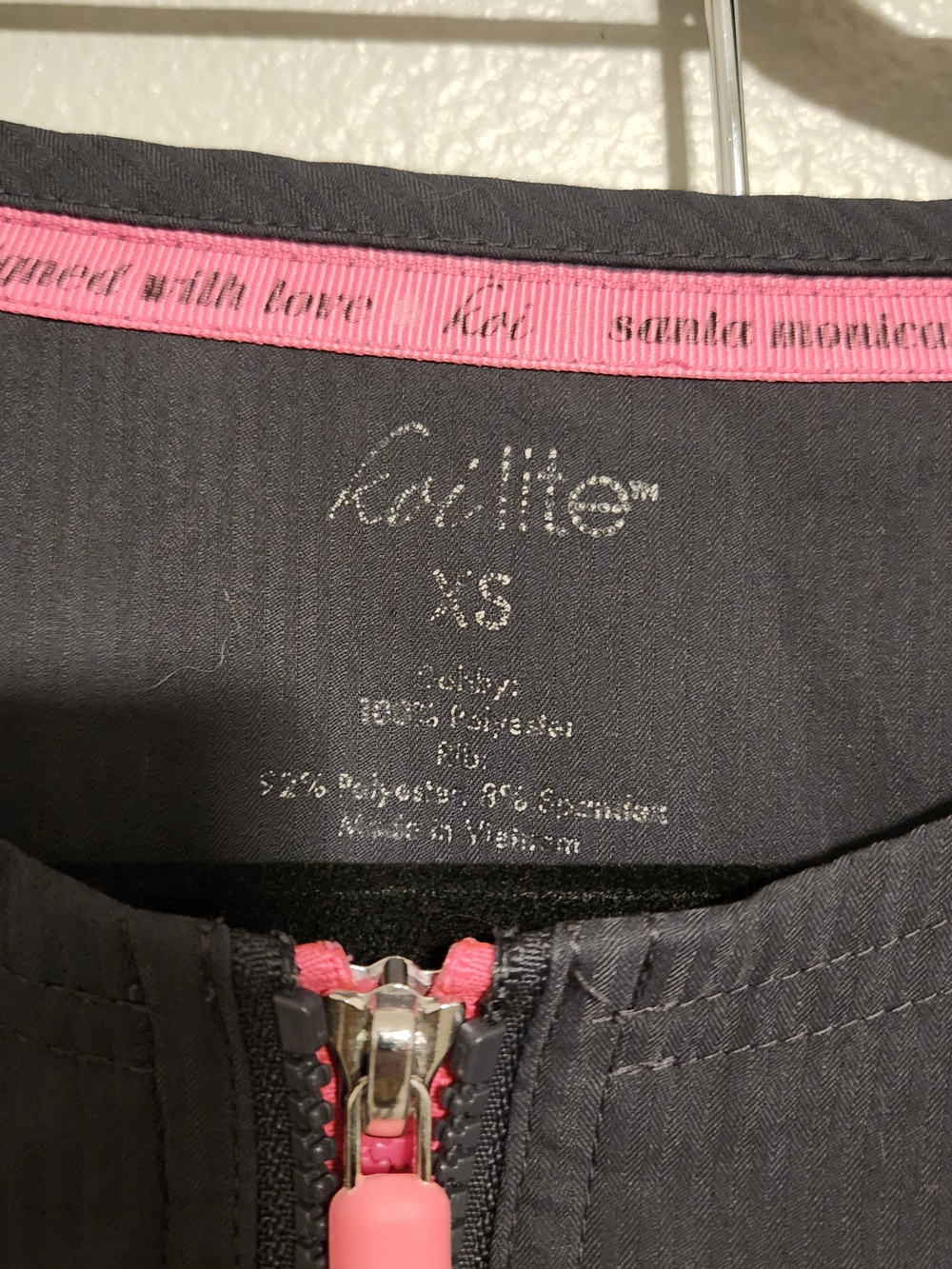 KOI Lite Women’s XS Charcoal Gray Zip Front Medical Scrub Top Pink Accents - Picture 4 of 13